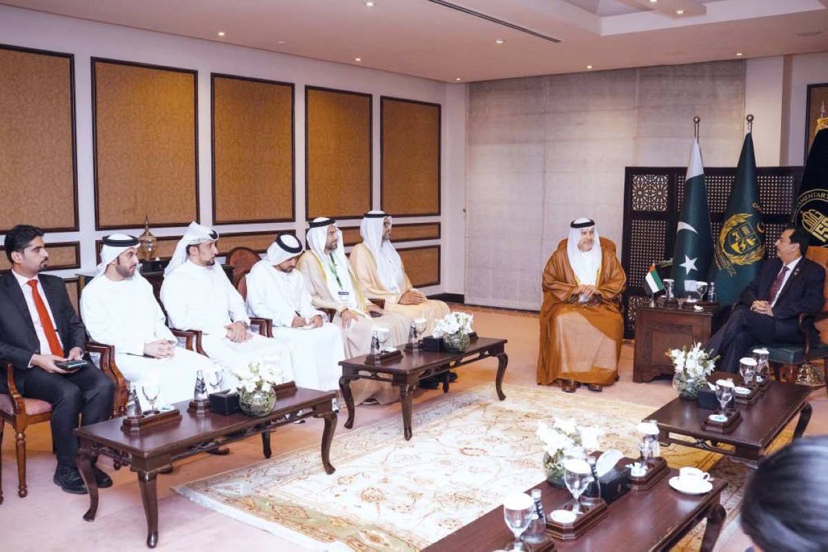 طارق الطاير وسيد جيلاني خلال اللقاء