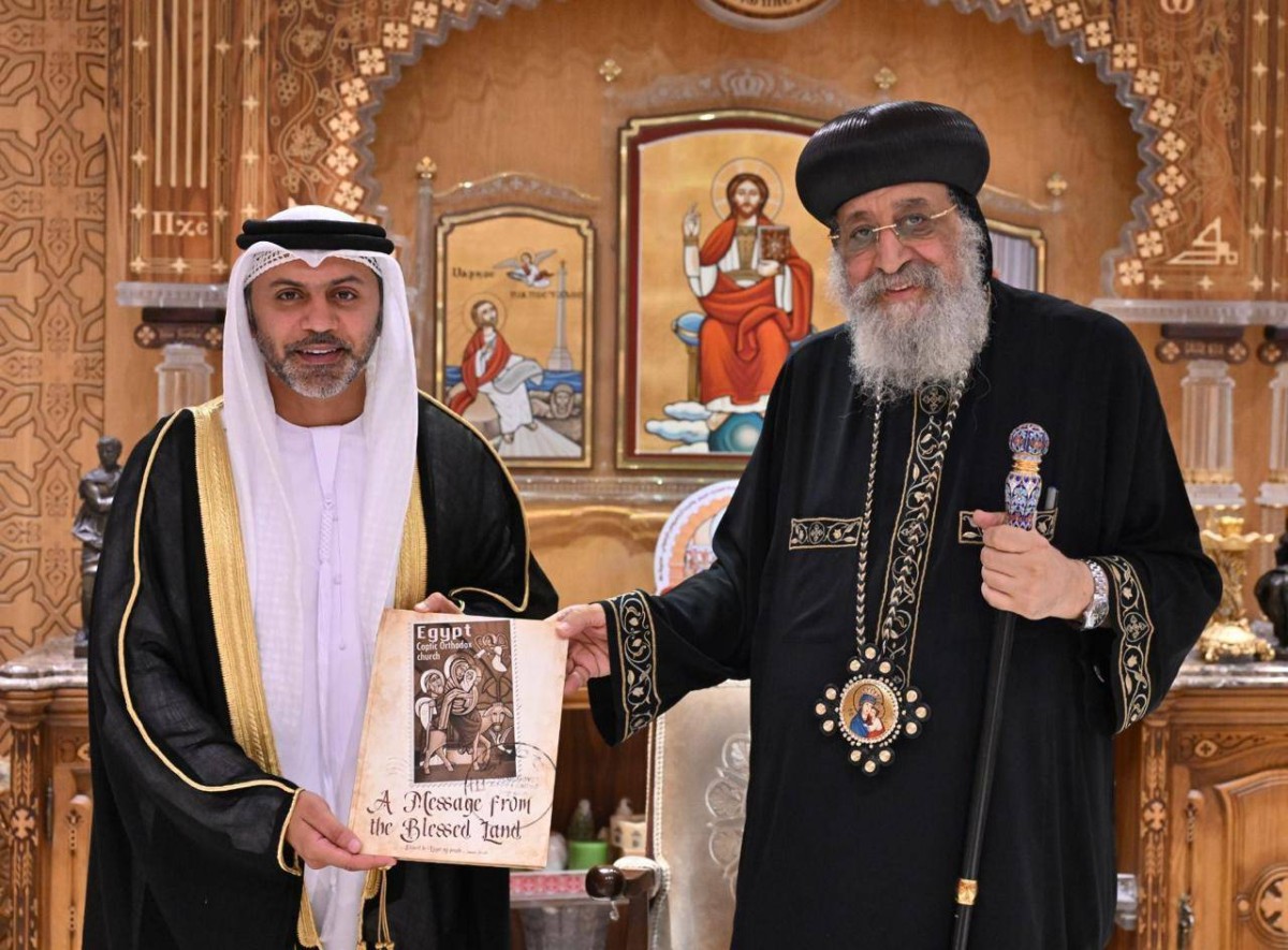 سفير الإمارات في مصر يبحث والبابا تواضروس الثاني تعزيز التعاون