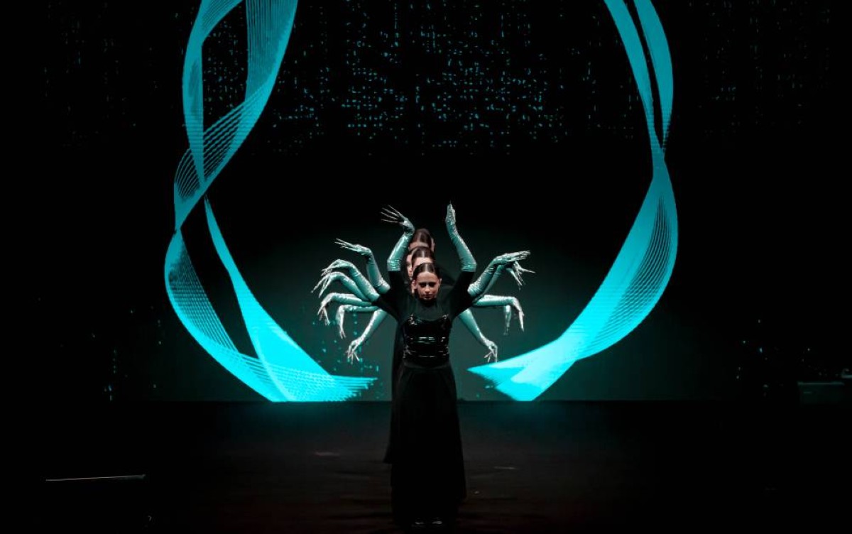 «أصداء الأذرع المتمايلة».. عالم من الخيال