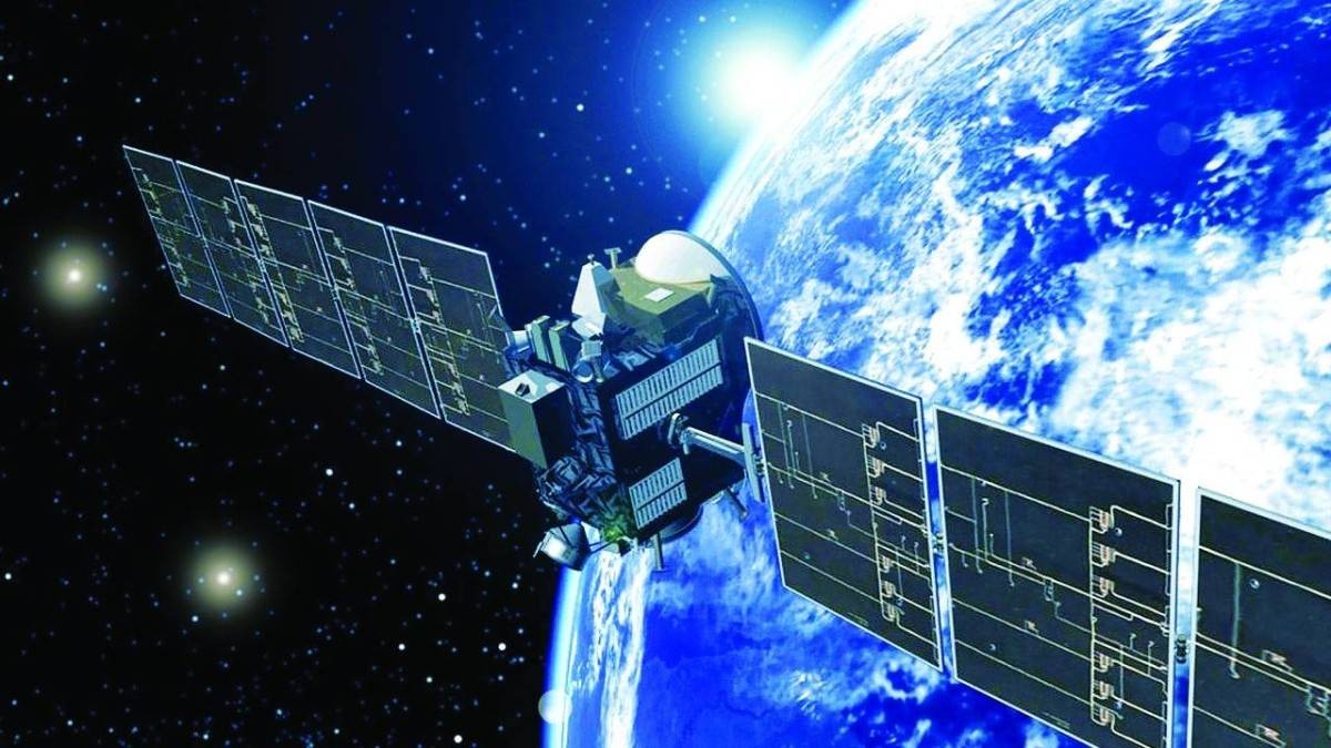 الإمارات تعزز حضورها في الفضاء بتطوير 11 قمراً صناعياً خلال 2025