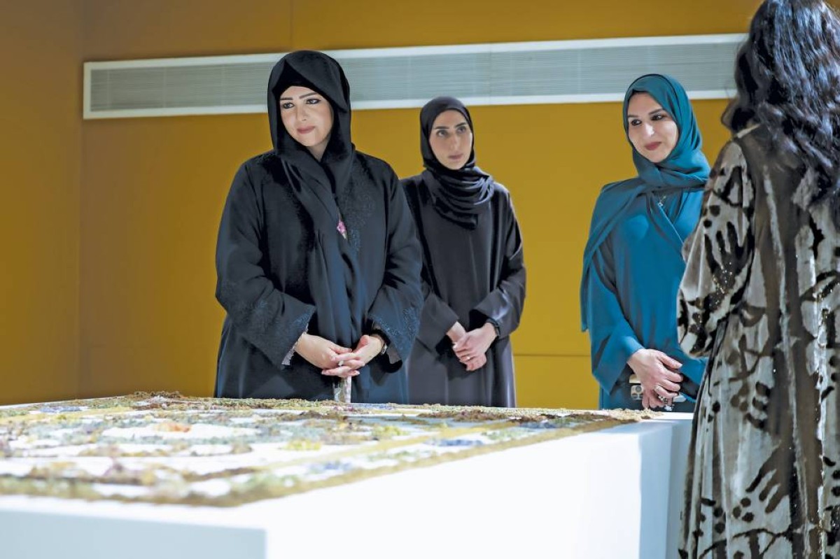 لطيفة بنت محمد خلال افتتاح «بيت الفن» بحضور هالة بدري وشيماء السويدي