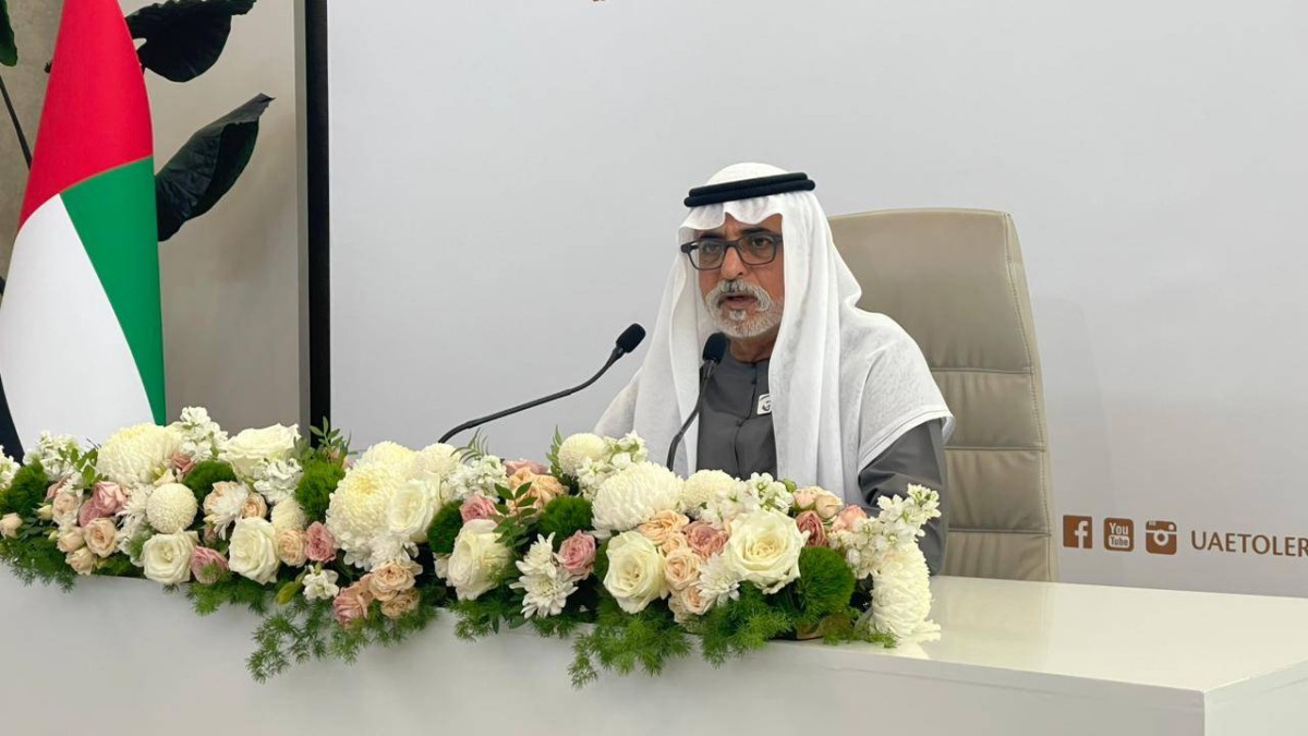 نهيان بن مبارك: أدوات الذكاء الاصطناعي تعزز آليات التواصل بين الأفراد