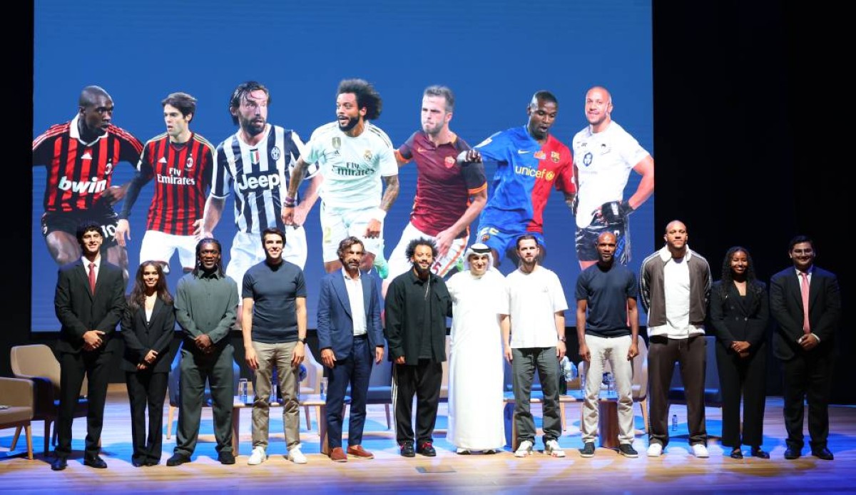 أساطير الكرة العالمية يفتتحون قرية رياضية بدبي