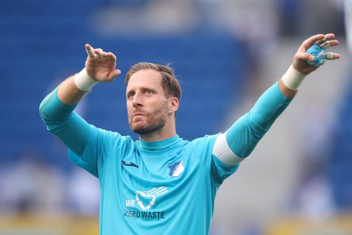 حارس هوفنهايم جاهز لمباراته الـ 500 في البوندسليغا