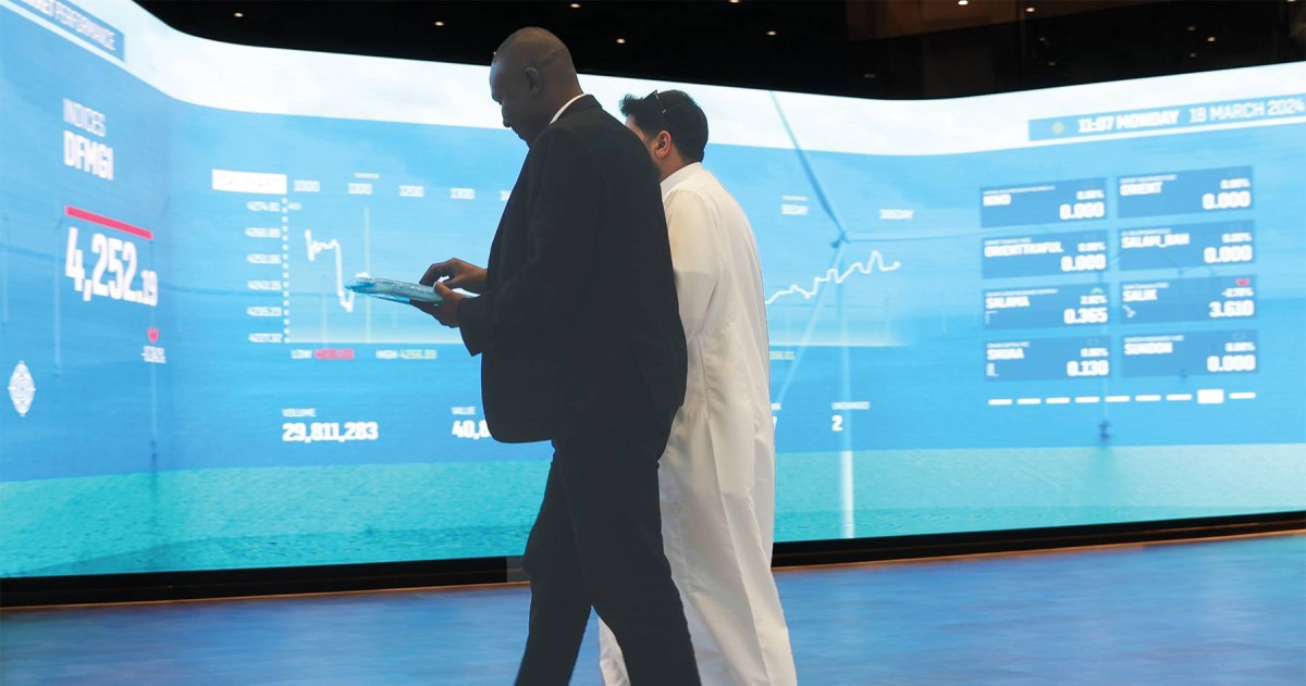 سوق دبي يحقق مكاسب 7 مليارات درهم بدعم «القيادية»