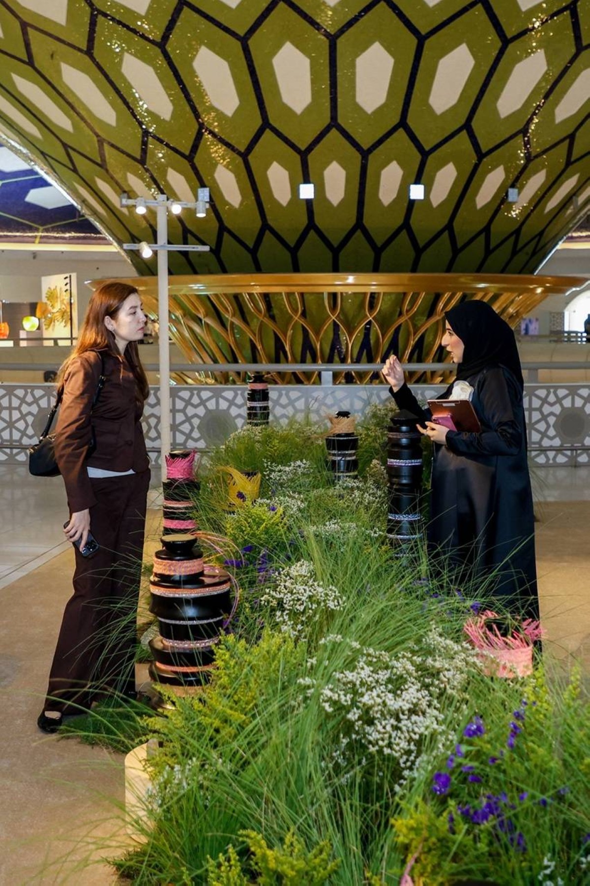 «إرثي» يستعرض جماليات الحرف الإماراتية في «نوماد أبوظبي»