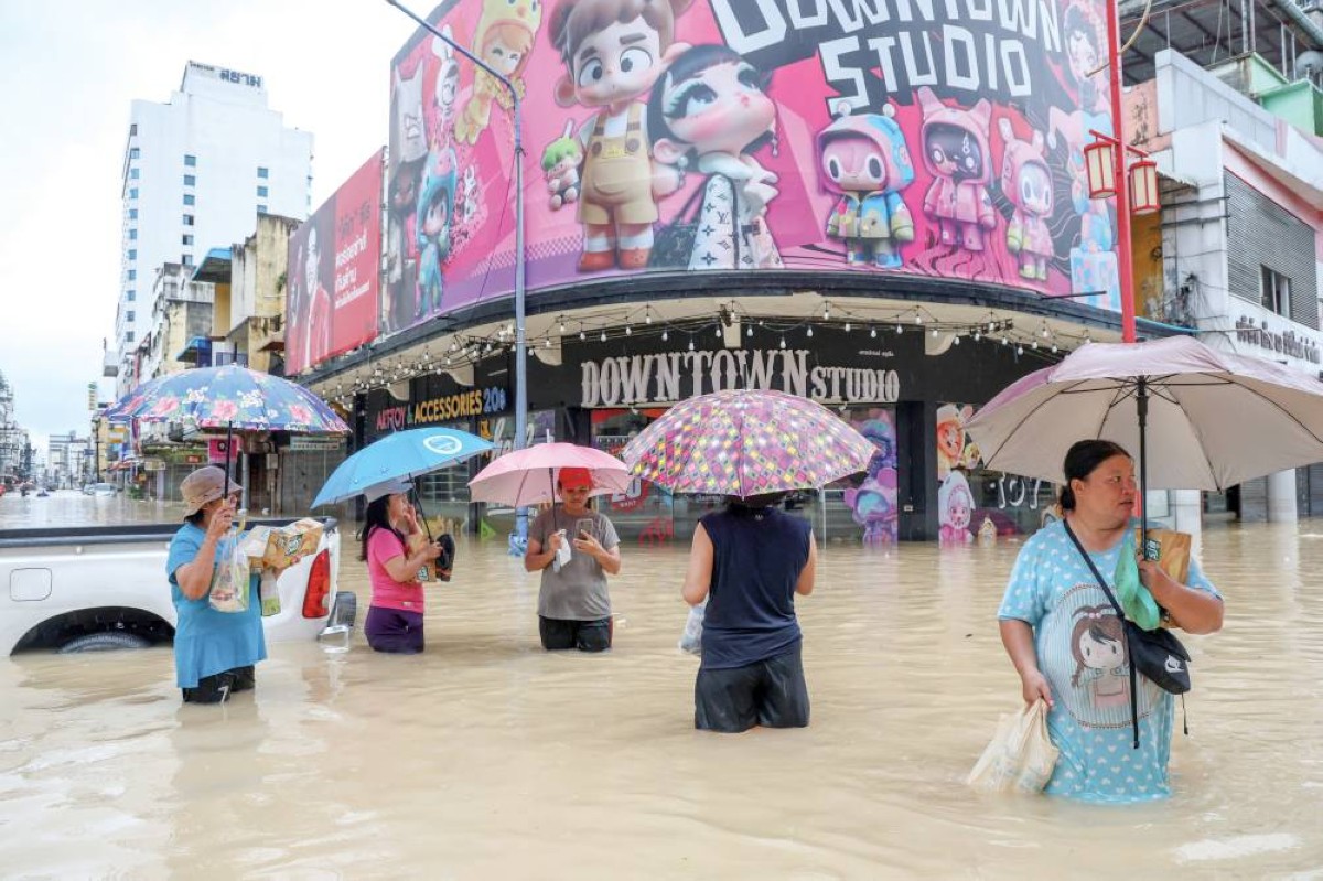 أمطار غزيرة تغمر مناطق واسعة بمقاطعة هات ياي في تايلاند