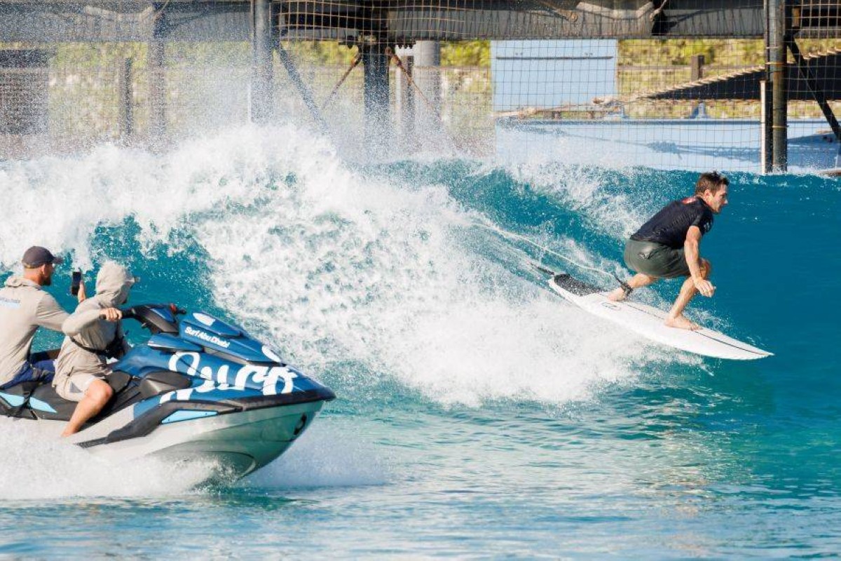 ركوب الأمواج تجهز نجوم «سيل جي بي» لجائزة مبادلة أبوظبي الكبرى للإبحار