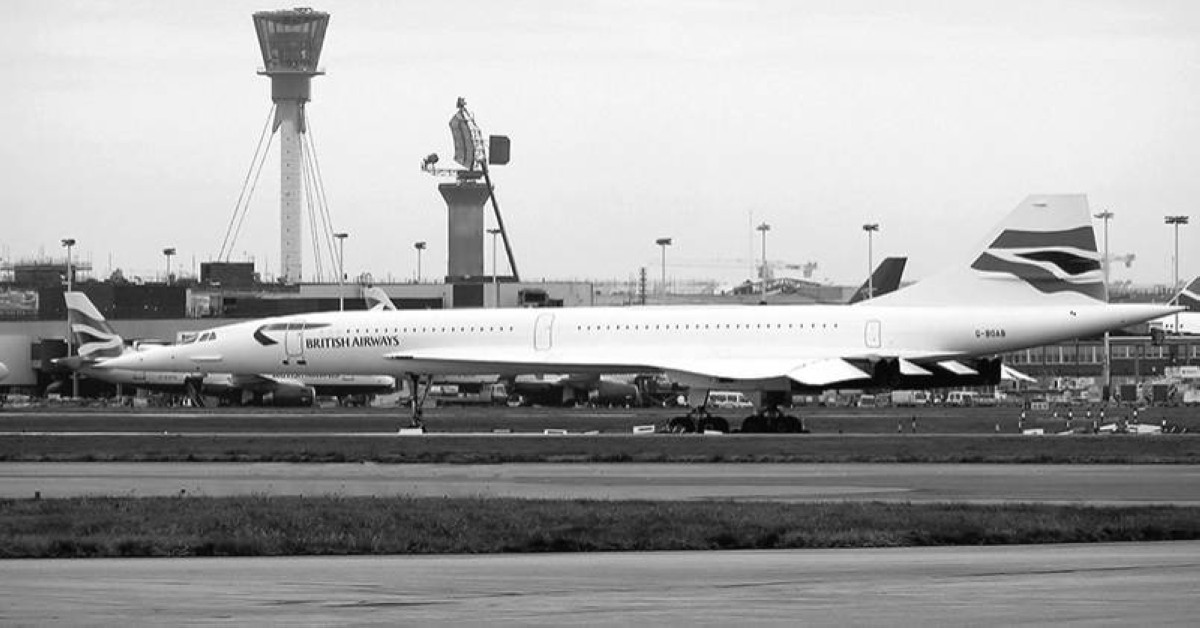 2003 -  «الكونكورد» تحلّق برحلتها الأخيرة في مدينة برستل.