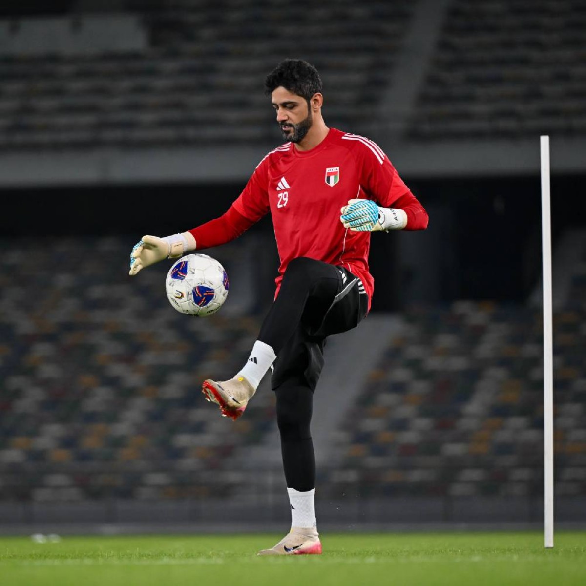 الحوسني بديلاً لخالد عيسى في حراسة مرمى المنتخب الوطني