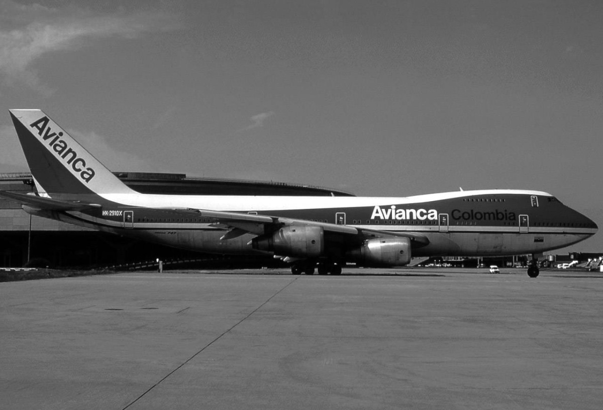 1983 -  تحطم طائرة بالقرب من مطار مدريد يخلّف 181 قتيلاً.
