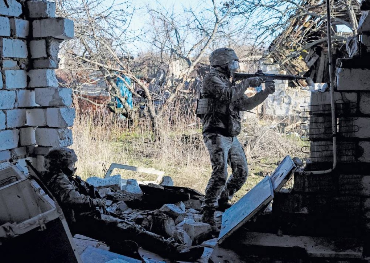 جندي أوكراني خلال تدريب عسكري في منطقة خاركيف