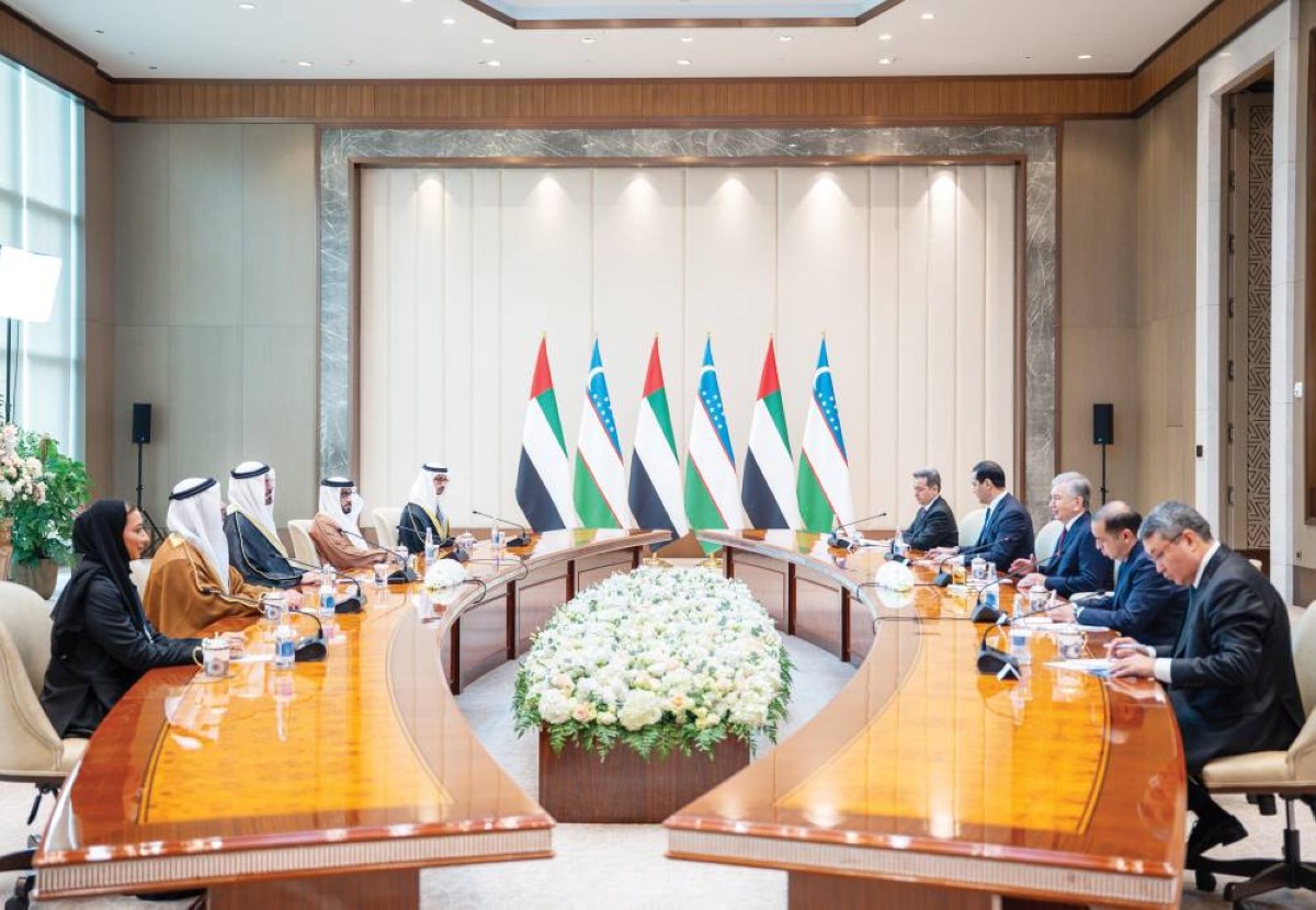 رئيس جمهورية أوزبكستان خلال لقائه محمد القرقاوي ووفد حكومة دولة الإمارات