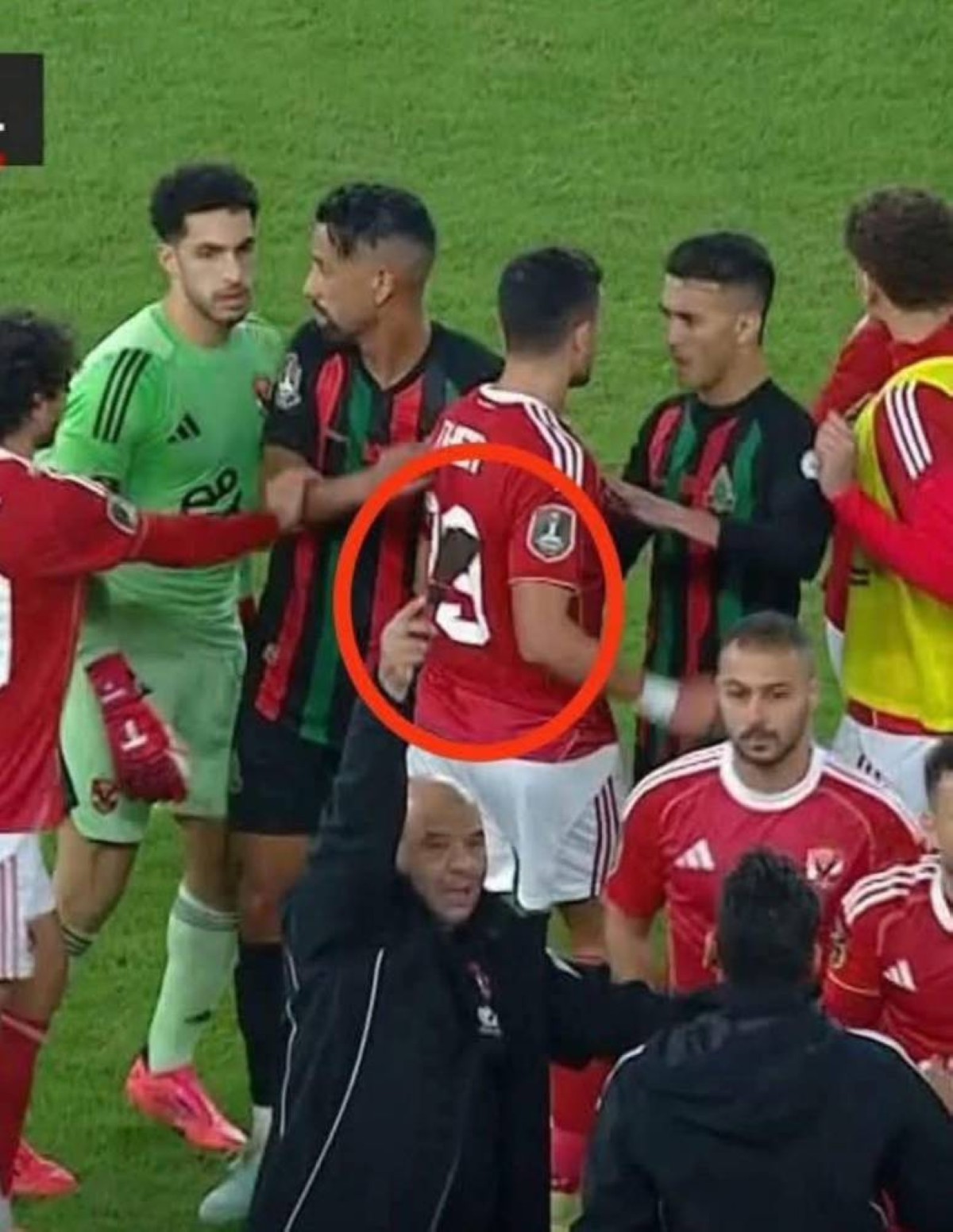 «سكينة معجون» تحمي الأهلي وتضع الجيش الملكي في دائرة عقوبات «كاف»