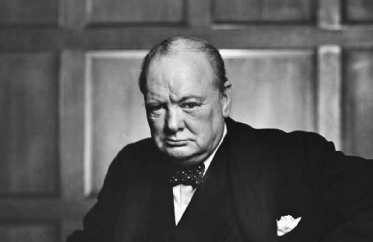 1953 رئيس وزراء المملكة المتحدة ونستون تشرشل يحصل على جائزة نوبل في الأدب.
