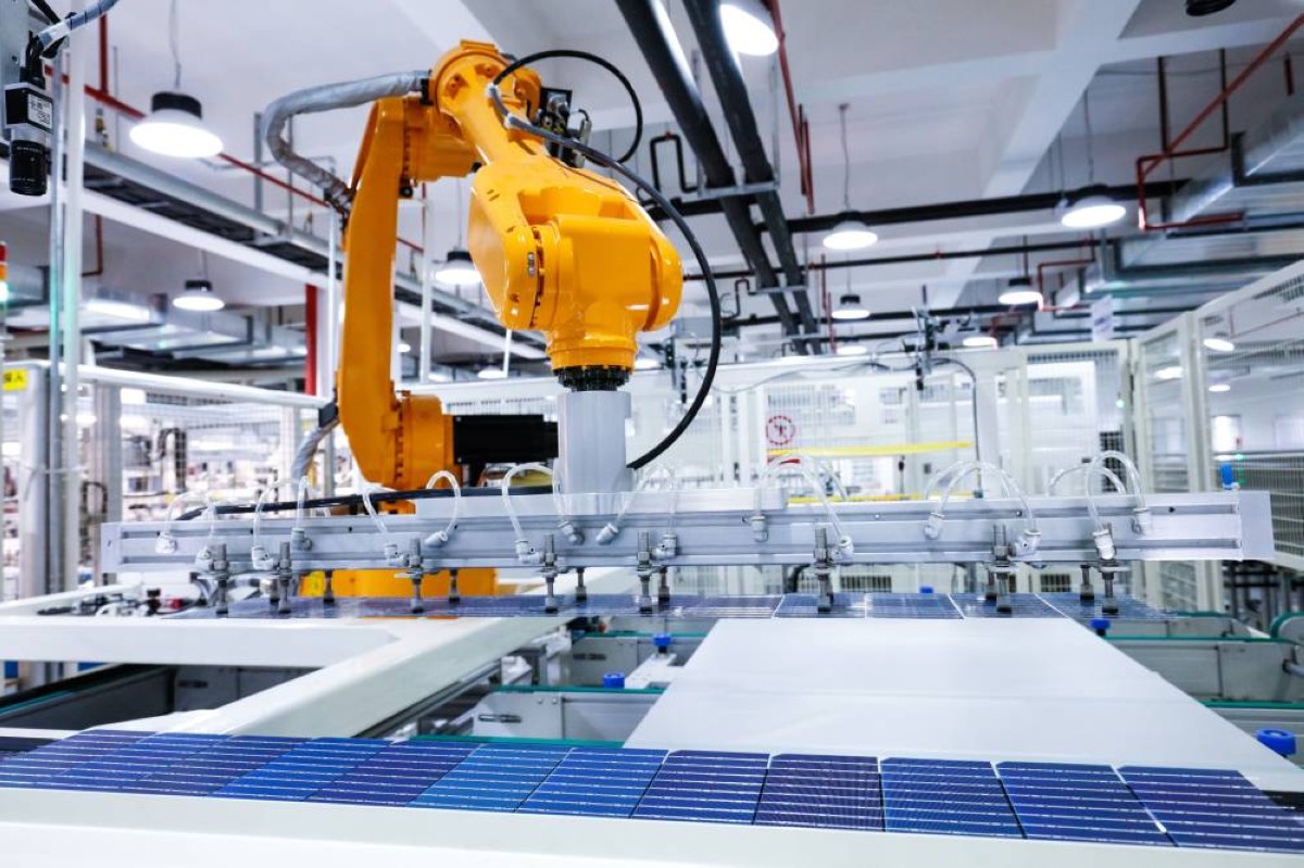 «طوفان» رقمي يهدد المناخ ويستنزف طاقة 1.5 مليون أسرة