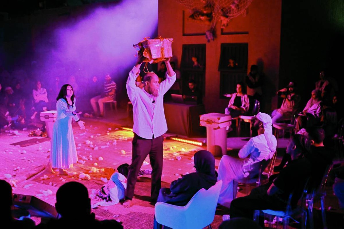 «عطيل صانع دمى» في «دبي للفنون الشبابية»