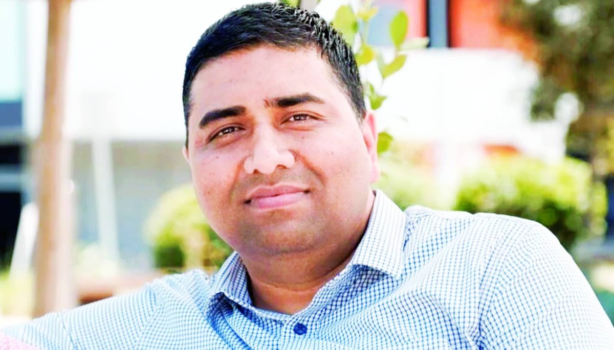 أبل تدعم إدارة الذكاء الاصطناعي بضم مسؤول سابق في جوجل