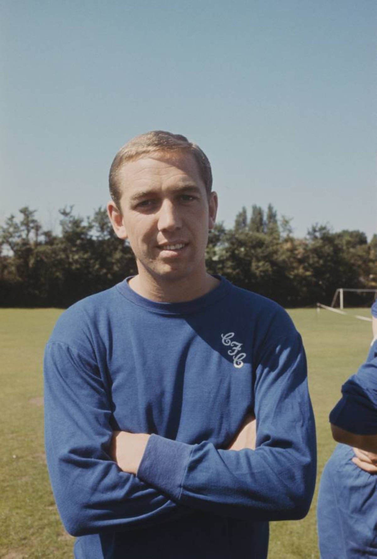 تشيلسي يعلن وفاة مدافعه الأسطوري مارفن هينتون