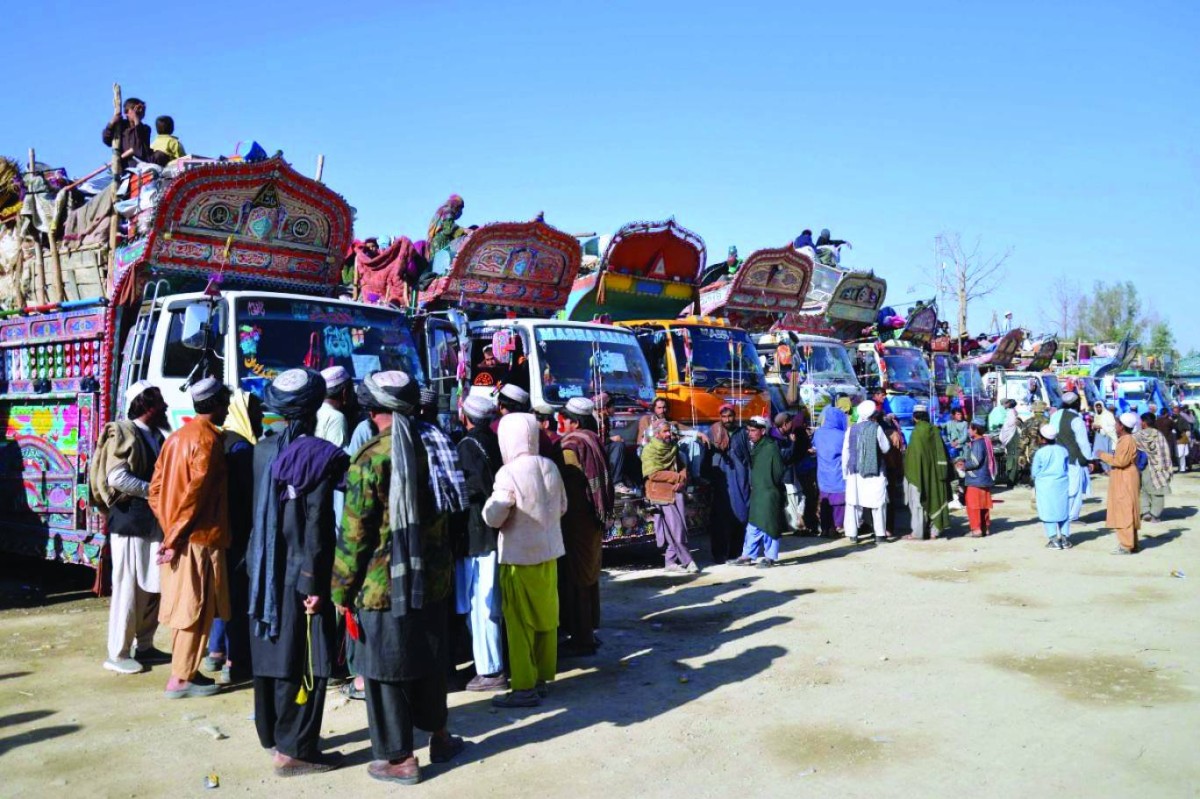 باكستان تفتح الحدود مع أفغانستان لإدخال مساعدات