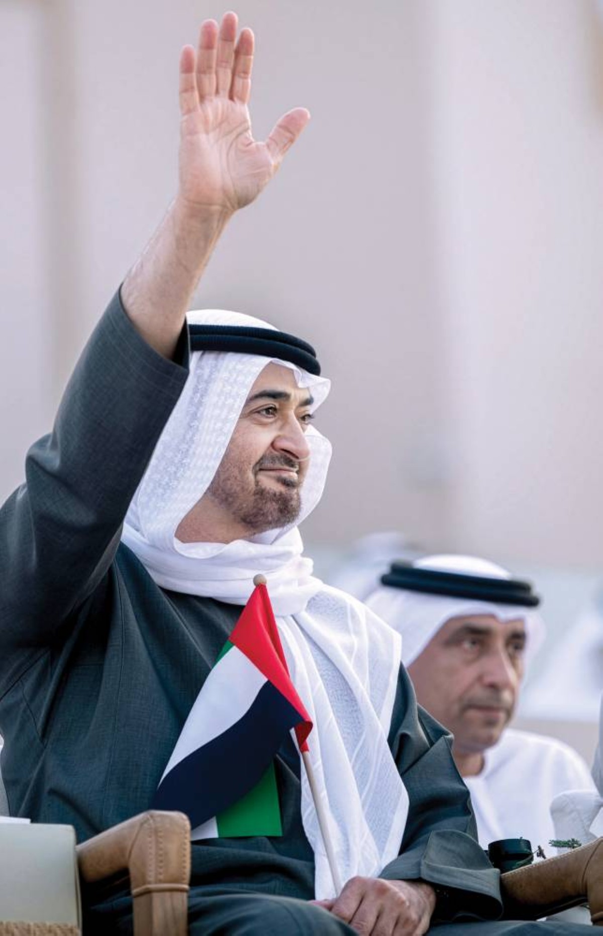  رئيس الدولة محيياً المشاركين في مسيرة الاتحاد 