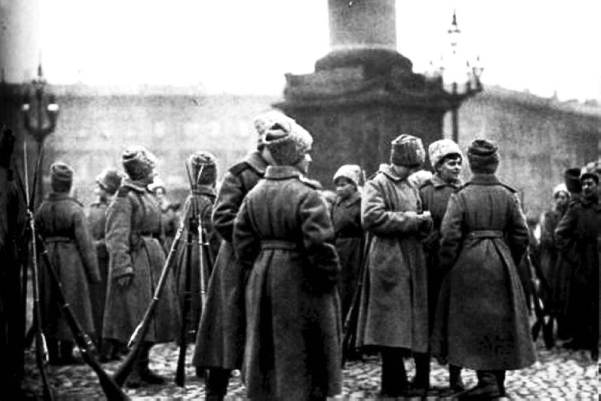 1917 -  إعلان استقلال فنلندا عن روسيا بعد الثورة البلشفية