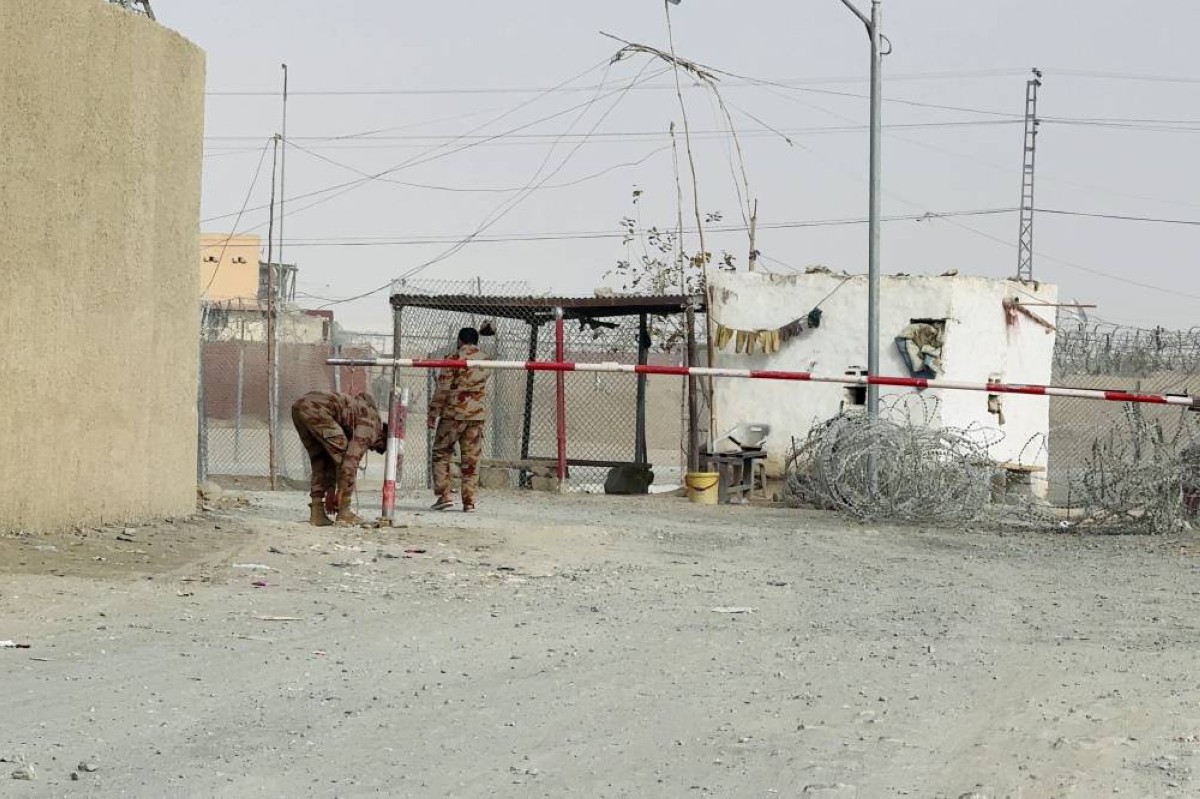 مقتل وإصابة 13 أفغانياً وباكستانياً بتبادل إطلاق نار على الحدود
