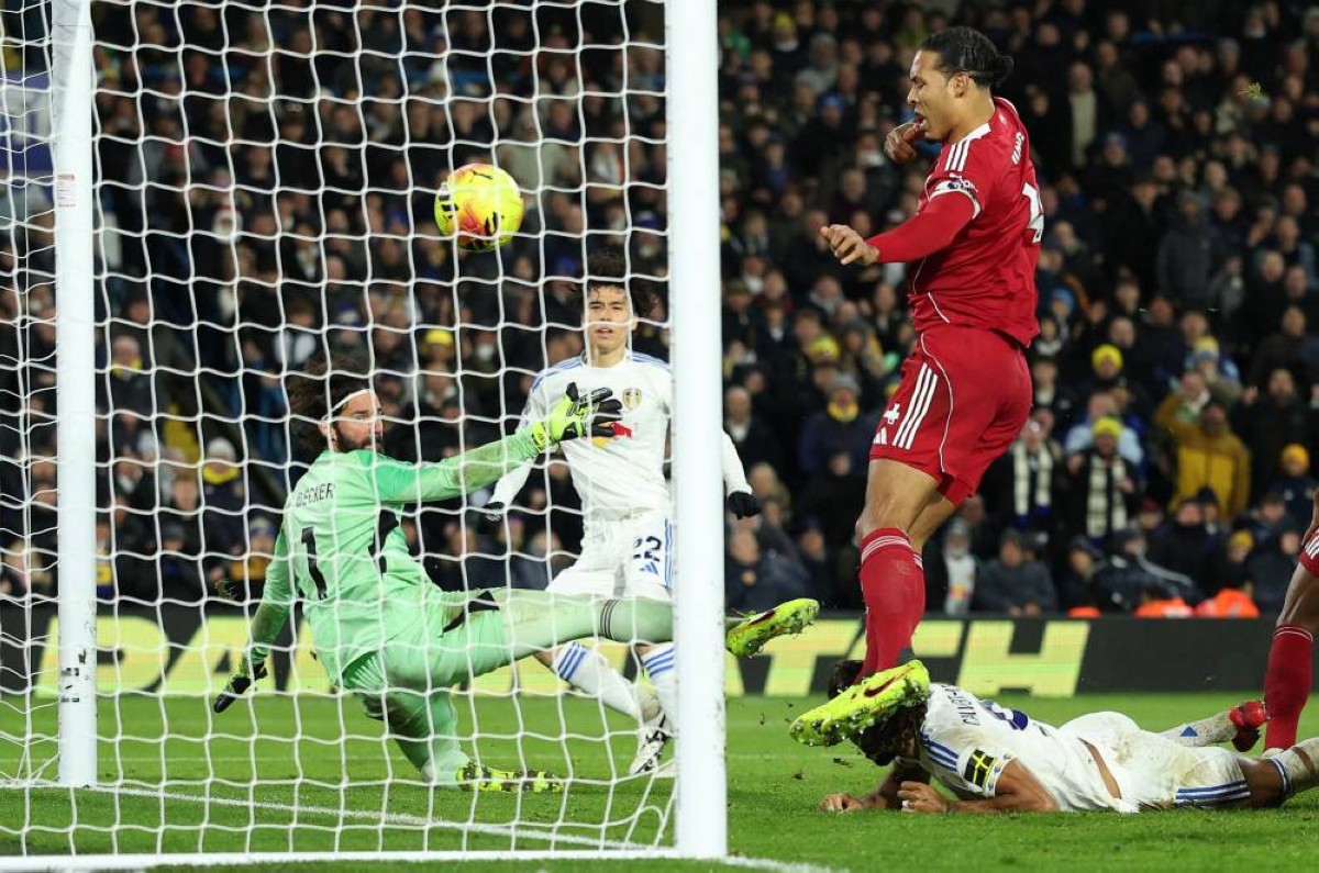 ليدز ينتزع التعادل من ليفربول في الوقت القاتل