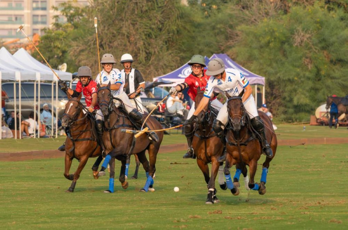 الحبتور يهزم الباشا في افتتاح بطولة تشرشل للبولو