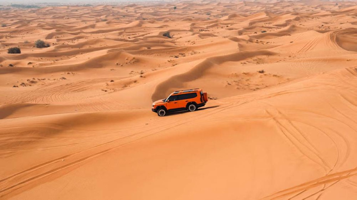 جيتور تكشف عن سيارتها G700 في دبي