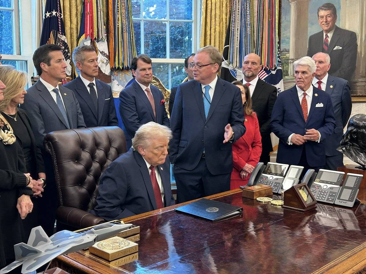 ترامب "يحاصر" الفيدرالي بثلاثة مناورات.. صراع قضائي على المقاعد وتهديد بإقالة "كوك" لضمان السيطرة!