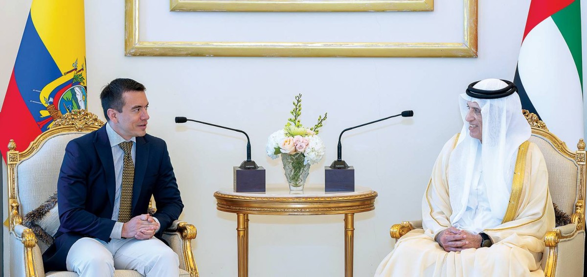 سعود بن صقر خلال استقبال دانيال نوبوا