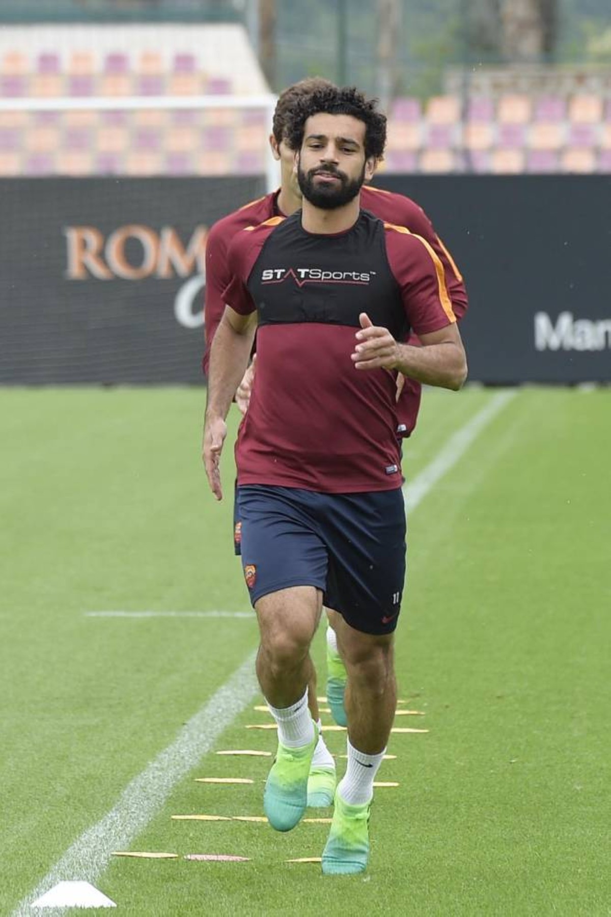 «مو مر من هنا».. الدوري الإيطالي يذكر العالم بقيمة صلاح