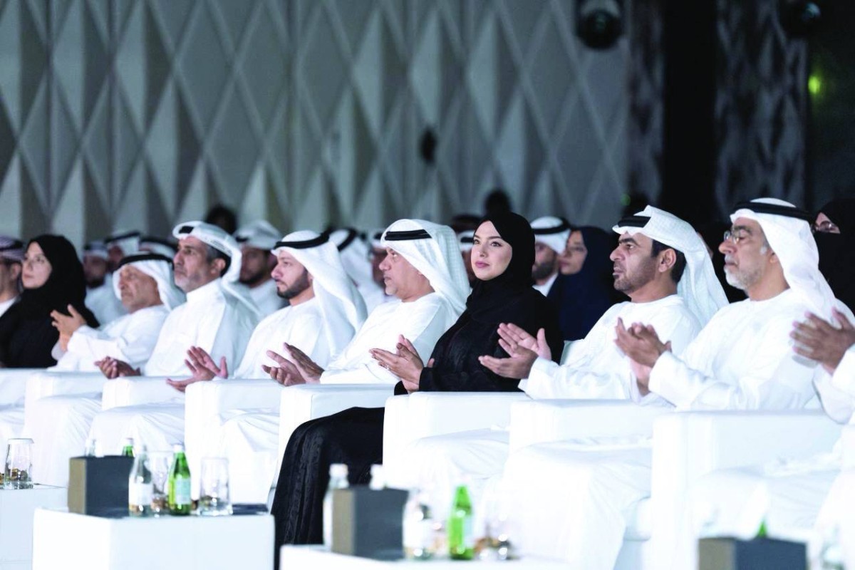 آمنة الضحاك ومحمد النعيمي والمشاركون في الملتقى 