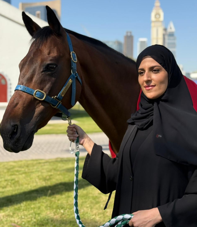 مديرة مستشفى دبي للخيول بدرية الجزيري  لـ«البيان»: 30 طبيباً وفرق ميدانية متخصصة لضمان سلامة الخيل في سباقات دبي
