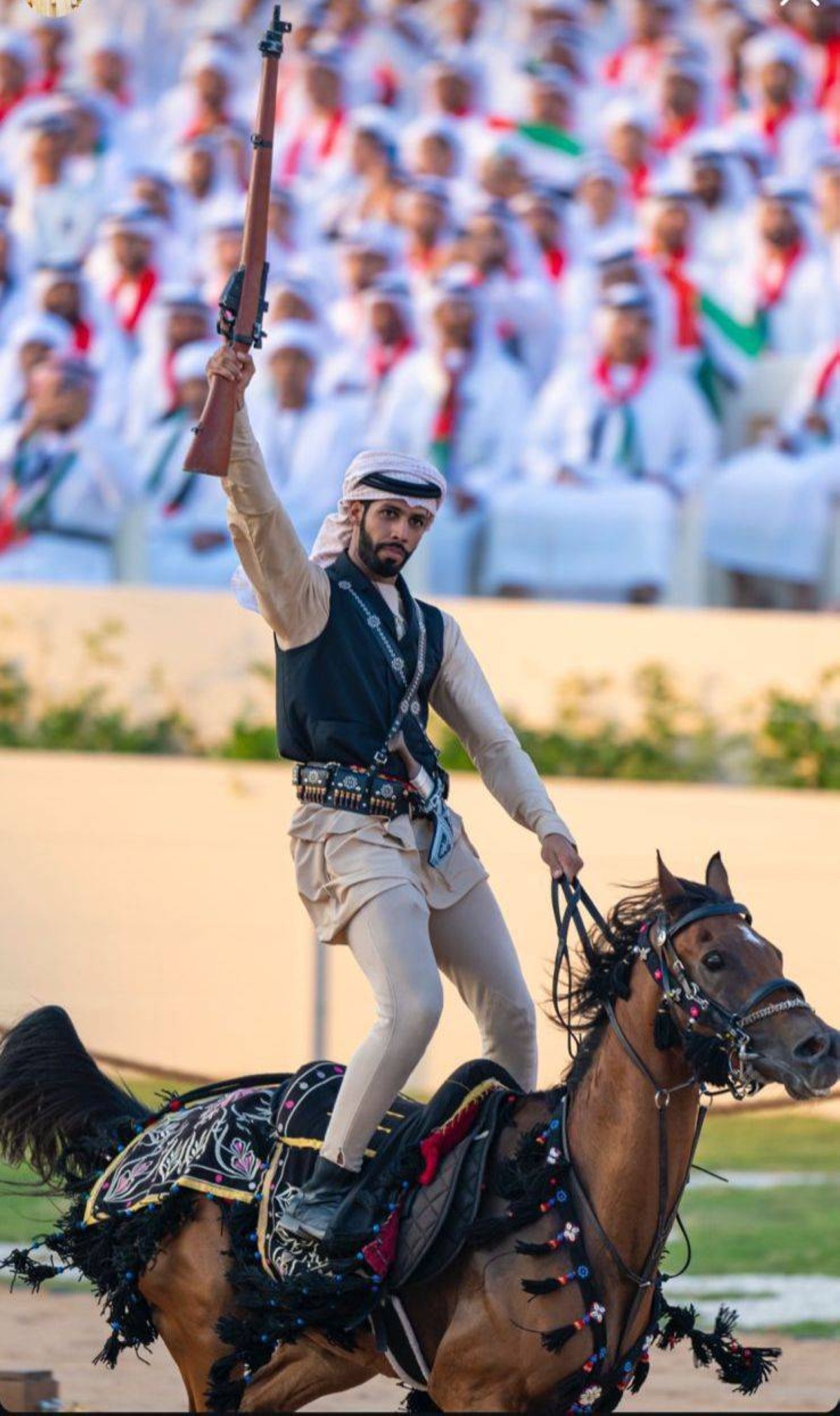 الفارس عيسى النبهاني.. 20 عاماً من الإبداع بعروض الخيل في مسيرة الاتحاد