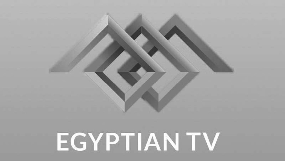 1990 -   «الفضائية المصرية» تبدأ الإرسال كأول قناة فضائية عربية.