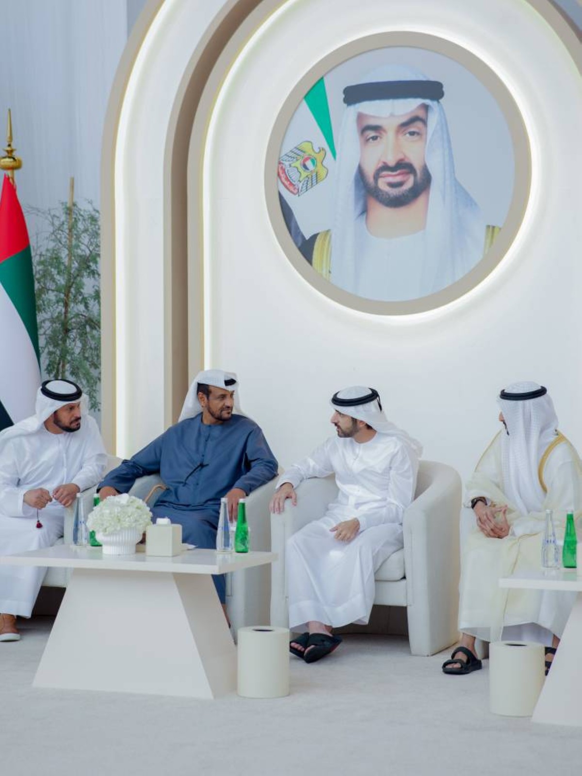 حمدان بن محمد خلال حضوره أفراح العامري والمزروعي بحضور صالح العامري