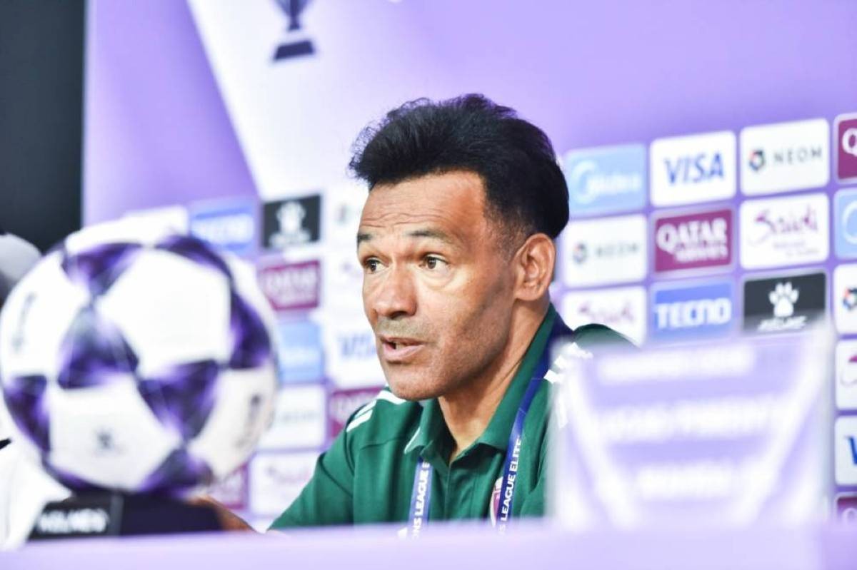 خوسيه مواريس في «الشارقة» بعد رحيله عن الوحدة