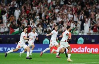 منتخب الأردن يتخطى نظيره العراقي ويتأهل إلى نصف نهائي كأس العرب