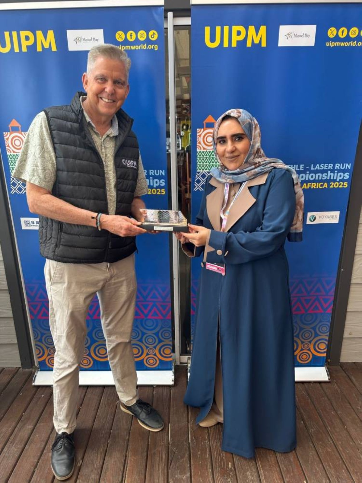 رئيس الاتحاد الدولي للخماسي يشيد بتطور اللعبة في الإمارات