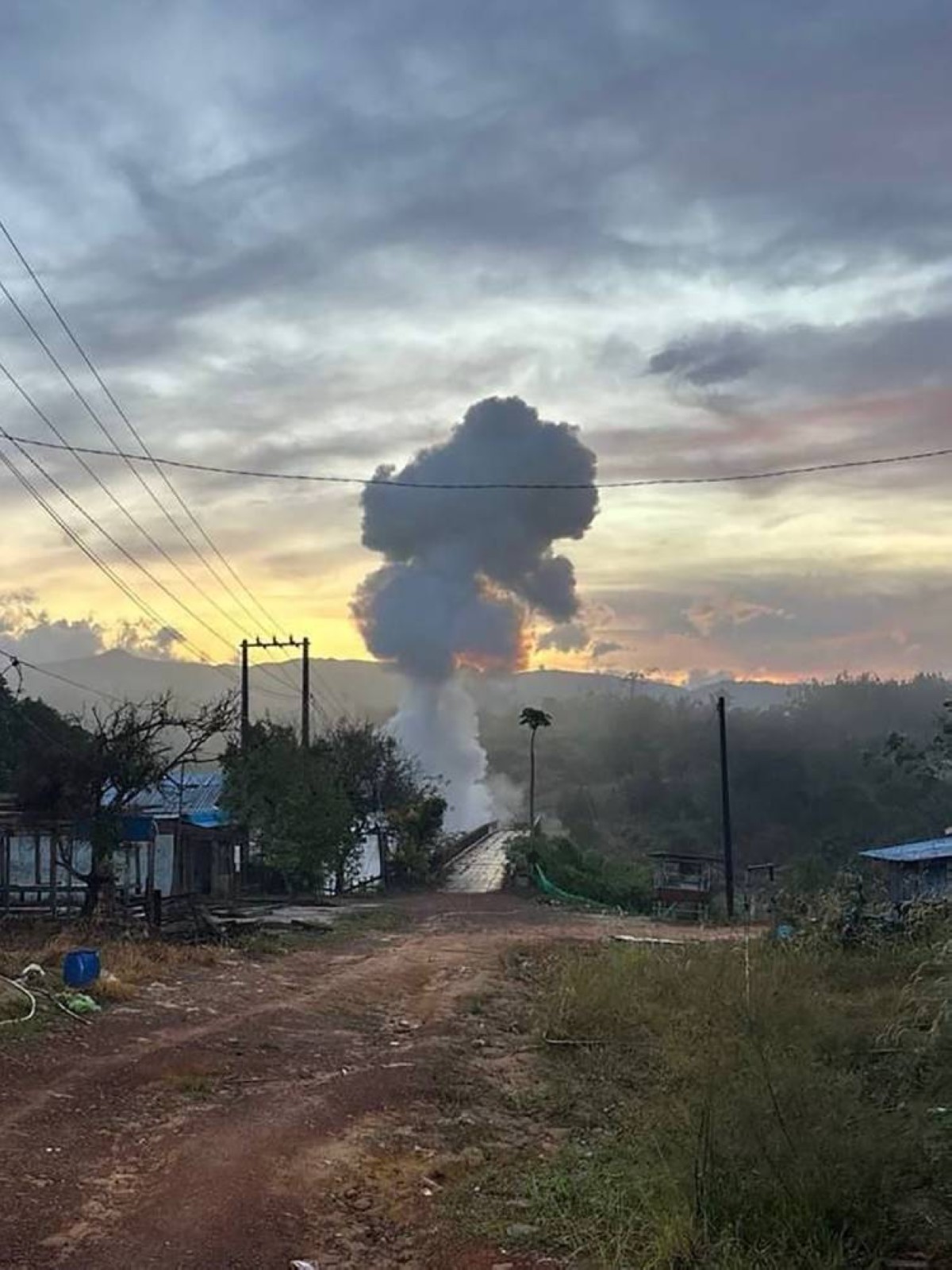 كمبوديا تغلق الحدود مع تايلاند وسط استمرار القتال