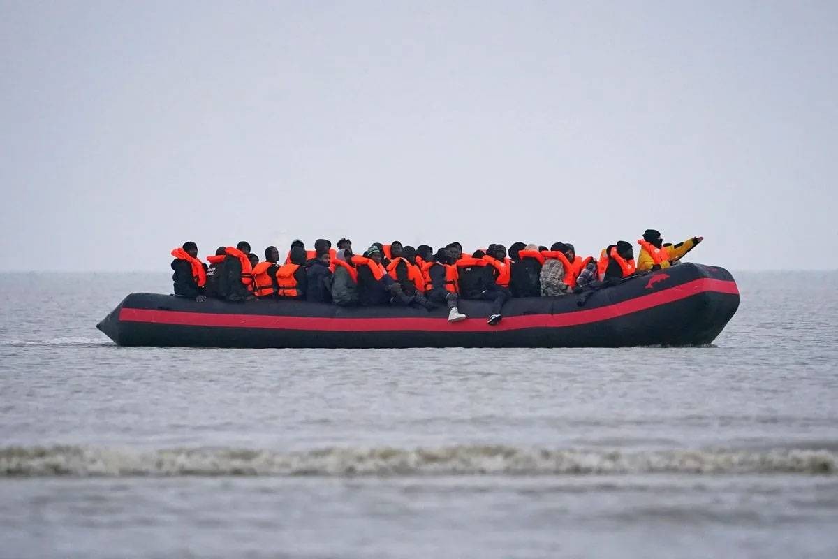 استئناف عبور المهاجرين إلى بريطانيا بعد أطول توقف في 7 سنوات