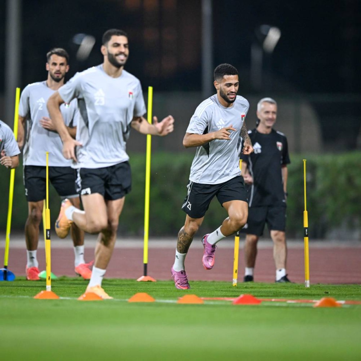 منتخب الإمارات يستأنف تدريباته تحضيراً لمواجهة المغرب في نصف نهائي كأس العرب