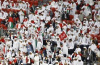 لوحة رائعة من جمهور الإمارات في ملحمة العبور لنصف النهائي أمام الجزائر