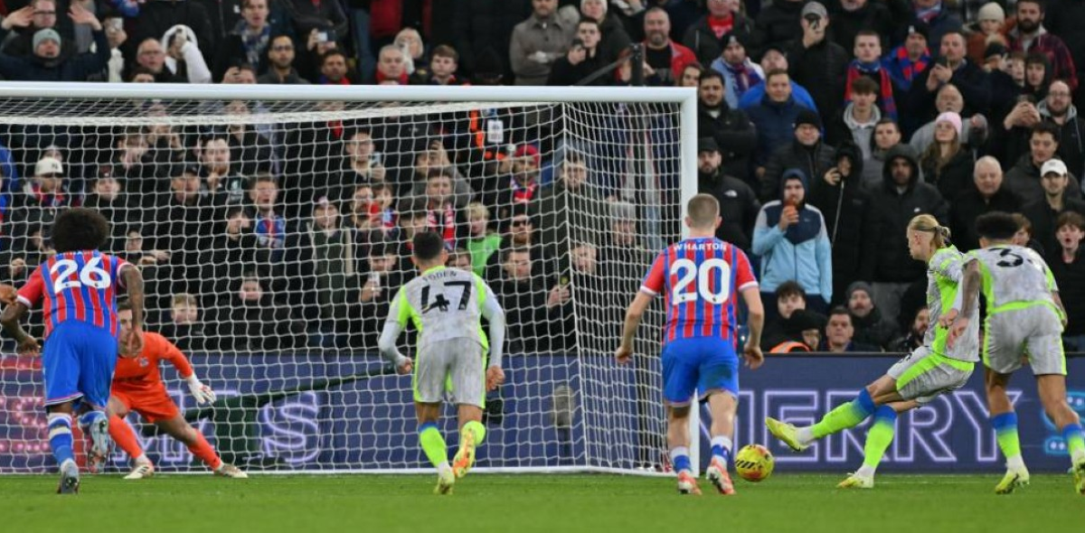 مانشستر سيتي يهزم كريستال بالاس بالثلاثة في الدوري الإنجليزي