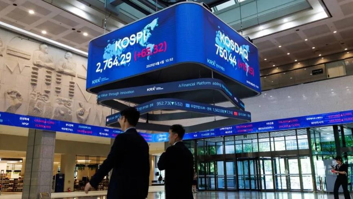 الأسهم الآسيوية تنخفض مع عودة مخاوف فقاعة الذكاء الاصطناعي