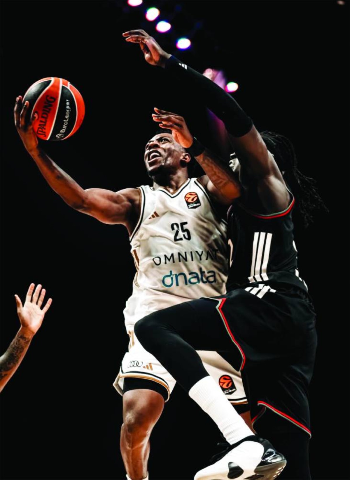 لاعب دبي للسلة ضمن قائمة الأفضل في الجولة الـ 15 لليوروليغ