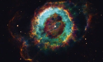 قبل موت النجوم بلحظات.. تلسكوب هابل يكشف أسرار سديم «الشبح الصغير»