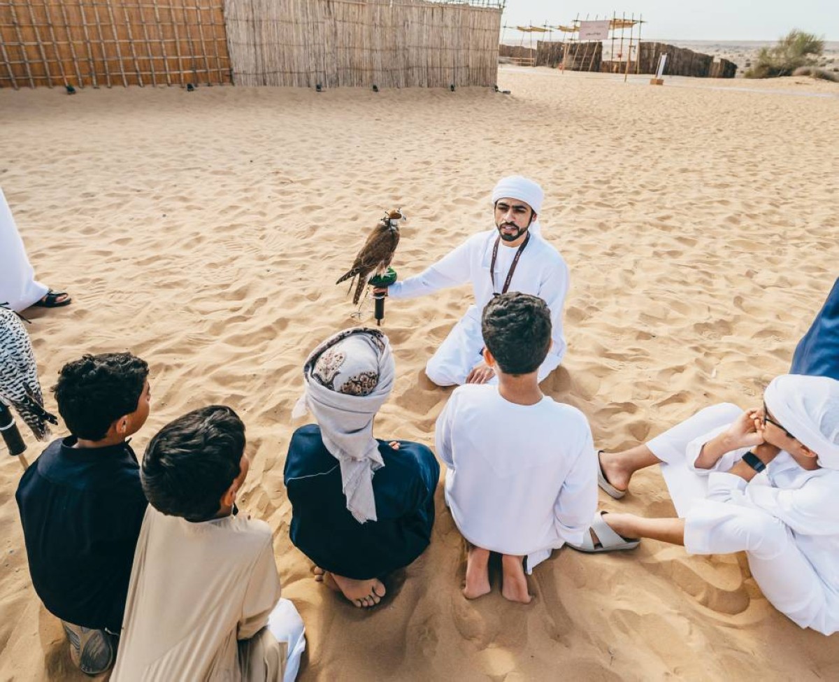 «مخيم غمران».. عائلات دبي تعيش تراث الأجداد في قلب الصحراء